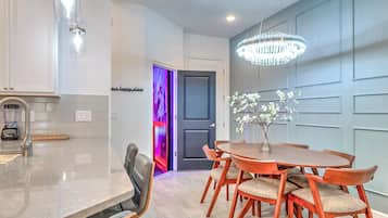 Townhome, Multiple Beds, Pool Access, Pool View (10461ET-SVH) | Dining