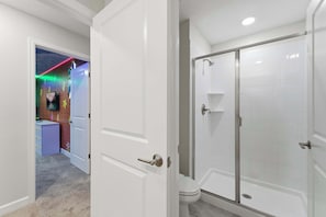 Townhome, Multiple Beds, Pool Access, Pool View (1112CD-SVH) | Bathroom - Champions Gate Townhouse w/ Private Pool & Resort Access (Davenport)