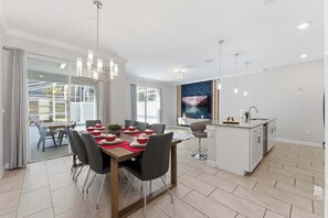 Stadtwohnung, Mehrere Betten, Poolzugang, Poolblick (1112CD-SVH) | Speisen