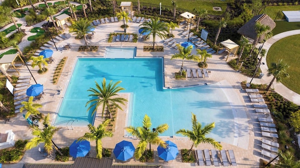 Outdoor pool - Champions Gate Townhouse w/ Private Pool & Resort Access (Davenport)