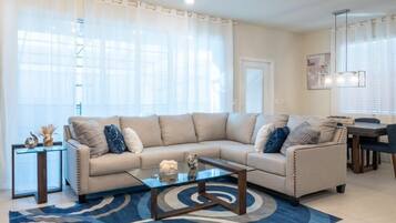 Townhome, Multiple Beds, Kitchen, Pool View (706GL-SVH) | Living area