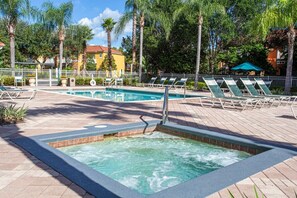 Outdoor pool - Emerald Island Townhouse With Pool & Fast Wifi (Kissimmee)