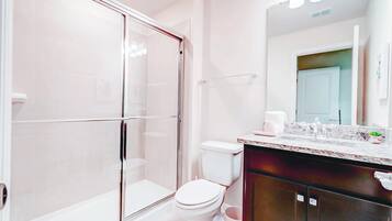 Townhome, Multiple Beds, Pool Access, Pool View (1259BPW-SVH) | Bathroom