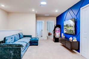 Townhome, Multiple Beds, Pool Access, Pool View (1259BPW-SVH) | Living area