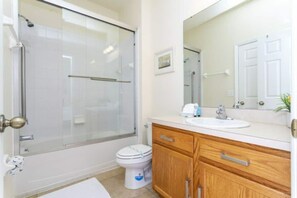 Stadtwohnung, Mehrere Betten, Poolzugang, Poolblick (4572AL-SVH) | Badezimmer