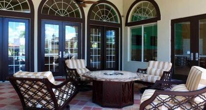 Bella Vida Resort Townhouse w/ Pool & Fast Wifi