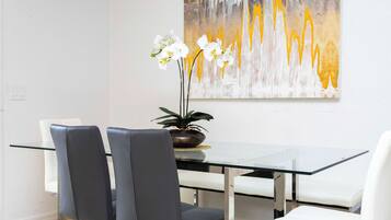 Townhome, Multiple Beds, Pool Access, Pool View (9035RS-SVH) | Dining