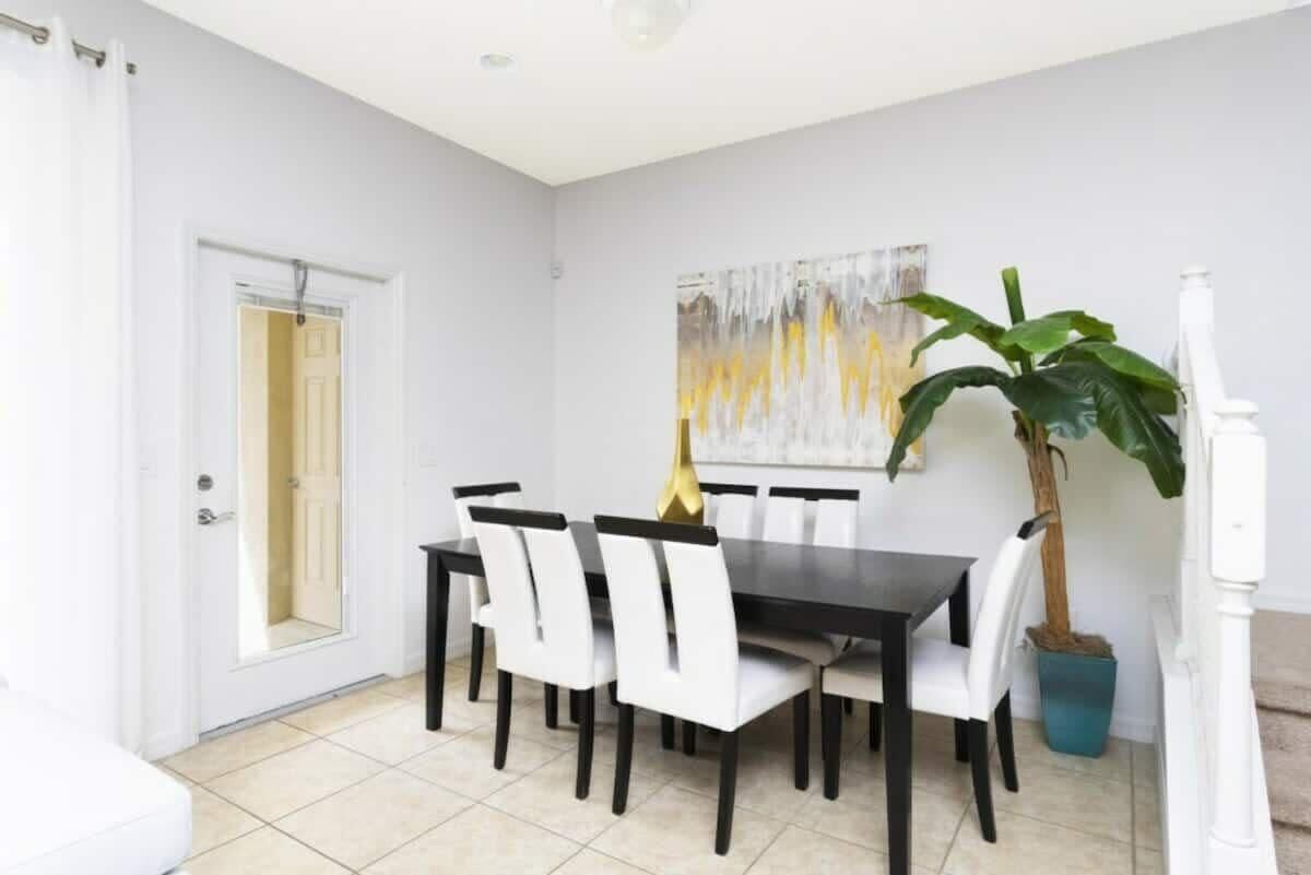 Townhome, Multiple Beds, Pool Access, Pool View (9035RS-SVH) | Dining
