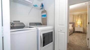 Townhome, Multiple Beds, Pool Access, Pool View (2557RT-SVH) | Interior