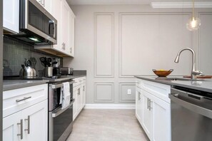 Townhome - flera sängar - tillgång till pool - utsikt mot poolen (2557RT-SVH) | Eget kök