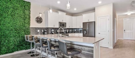Casa, varias camas, acceso a la alberca, vista a la alberca (2901FS-SVH) | Cocina privada