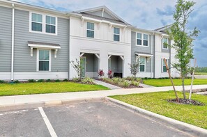 Exterior - Family-friendly Townhouse w/ Private Pool & Game Room (Clermont)