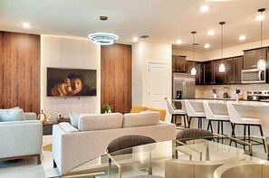 Townhome, Multiple Beds, Pool Access, Pool View (16037BWW-SVH) | Interior