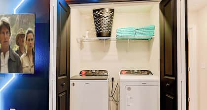 Family-friendly Townhouse w/ Private Pool & Game Room