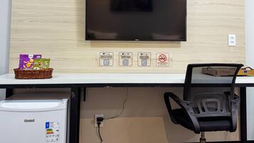 Hypo-allergenic bedding, laptop workspace, free WiFi