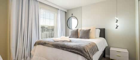 House, Multiple Beds, Pool Access, Pool View (4015LA-SVH) | 7 bedrooms