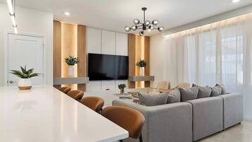 Townhome, Multiple Beds, Pool Access, Pool View (1149BI-SVH) | Interior