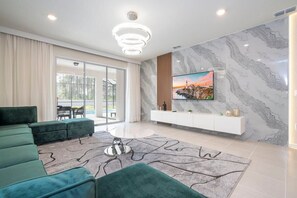 House, Multiple Beds, Pool View (4432KR-SVH) | Living area - Spacious Family Retreat w/ Pool at Windsor Island (Davenport)