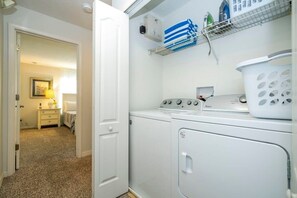 Stadtwohnung, Mehrere Betten, Poolzugang, Poolblick (8937CP-SVH) | Innenbereich
