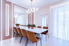 Stadtwohnung, Mehrere Betten, Poolzugang, Poolblick (1177BI - SVH) | Speisen