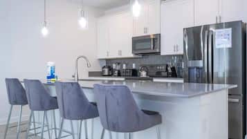 Townhome, Multiple Beds, Pool Access, Pool View (2941PL-SVH) | Private kitchen