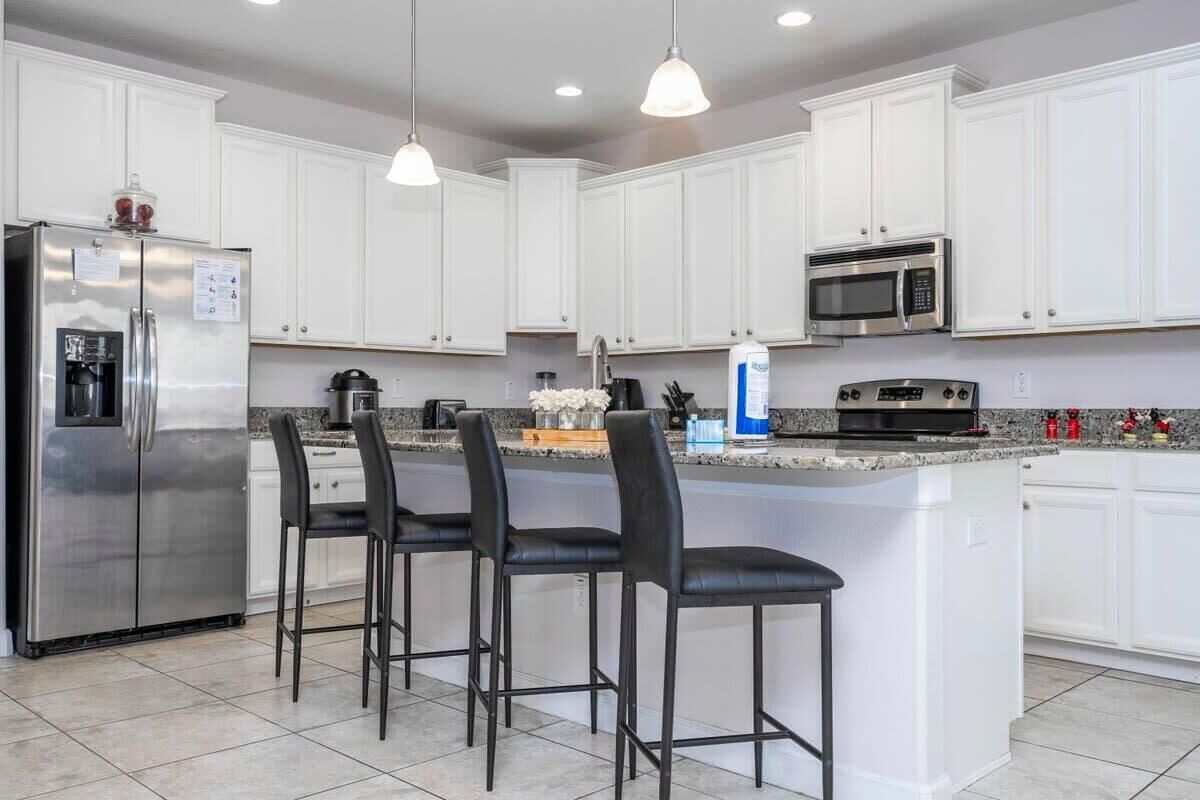 House, Multiple Beds, Pool Access, Pool View (2934BPD-SVH) | Private kitchen
