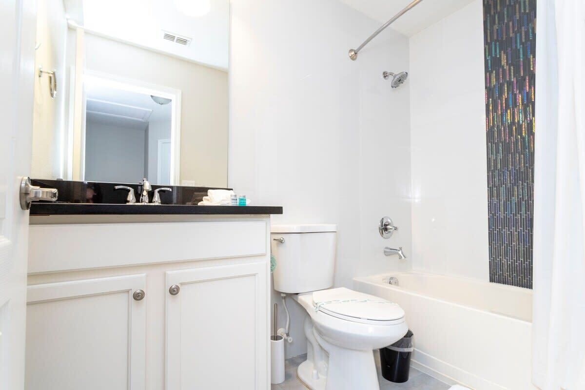 Maison, Plusieurs lits, accès à la piscine, vue sur la piscine (8950SPD-SVH) | Salle de bain