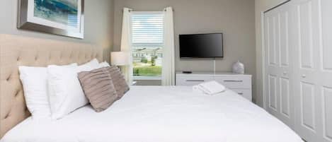 House, Multiple Beds, Pool Access, Pool View (8912SD-SVH)
