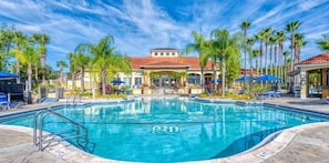 Outdoor pool - Charming Townhouse w/ Pool Near Disney Parks! (Kissimmee)