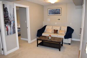 Living area - A cozy beachside retreat that feels just like home (Victoria)