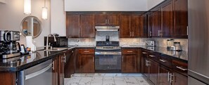 Fridge, microwave, oven, stovetop - Family‑Friendly 2BR Presidential Suite near Downtown Disney® District (Anaheim)