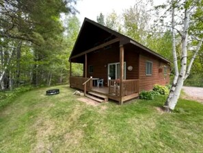 Cabaña familiar, varias camas, vista al lago | Wifi gratis