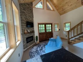 Luxury Cabin, 1 King Bed, Patio