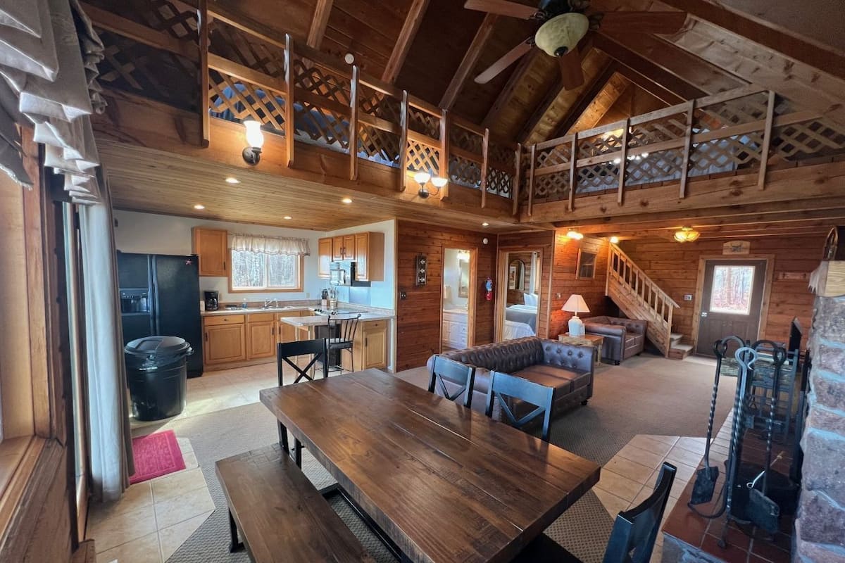 Family Cabin, Multiple Beds, Lake View | Free WiFi