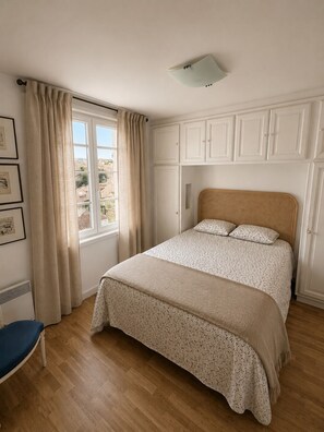Iron/ironing board, WiFi - Beautiful apartment with breathtaking views of the islands (Hyères)