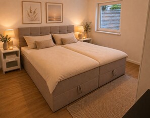 Free WiFi, bed sheets - Terraced residence on the Fleckenmauer (Flörsheim-Dalsheim)