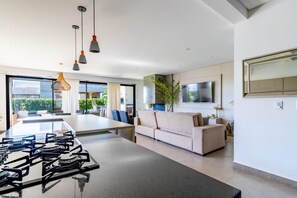 Interior - Condominium House Pink with pool, gym, next to SurfLand. (Garopaba)
