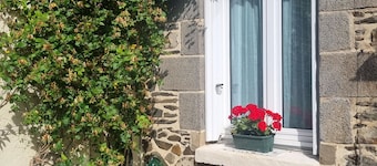 Fisherman's cottage 10-minute walk to the sea, 10 restaurants nearby