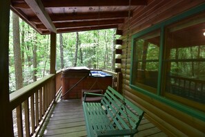 Outdoor spa tub - Cozy Secluded Cabin: Hot Tub, Fireplace & Firepit (Cherry Log)