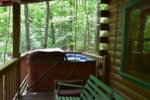 Outdoor spa tub - Cozy Secluded Cabin: Hot Tub, Fireplace & Firepit (Cherry Log)