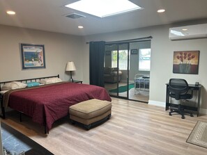 2 bedrooms, desk, iron/ironing board, free WiFi - Modern 3bed Home w/ Fishing, Manatees, kayaks + near Mineral Springs / beaches (North Port)