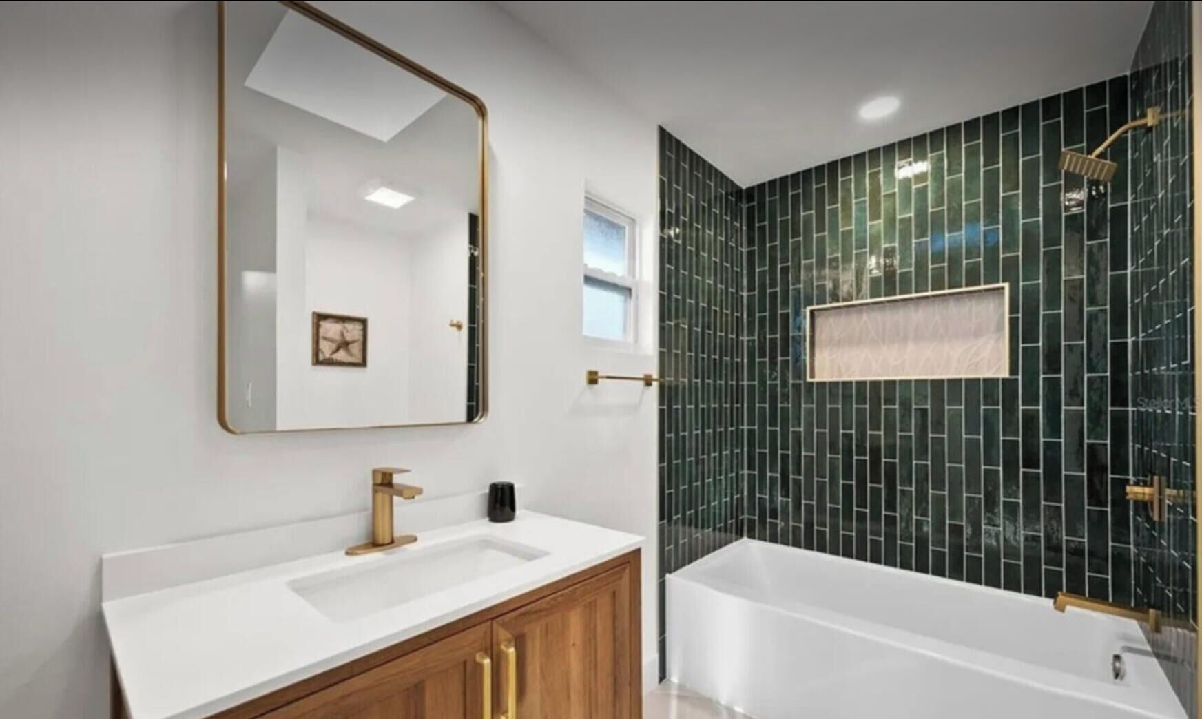 Shower, bidet, towels, soap