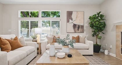 3BR Designer Retreat near UC Davis w/ Fireplace