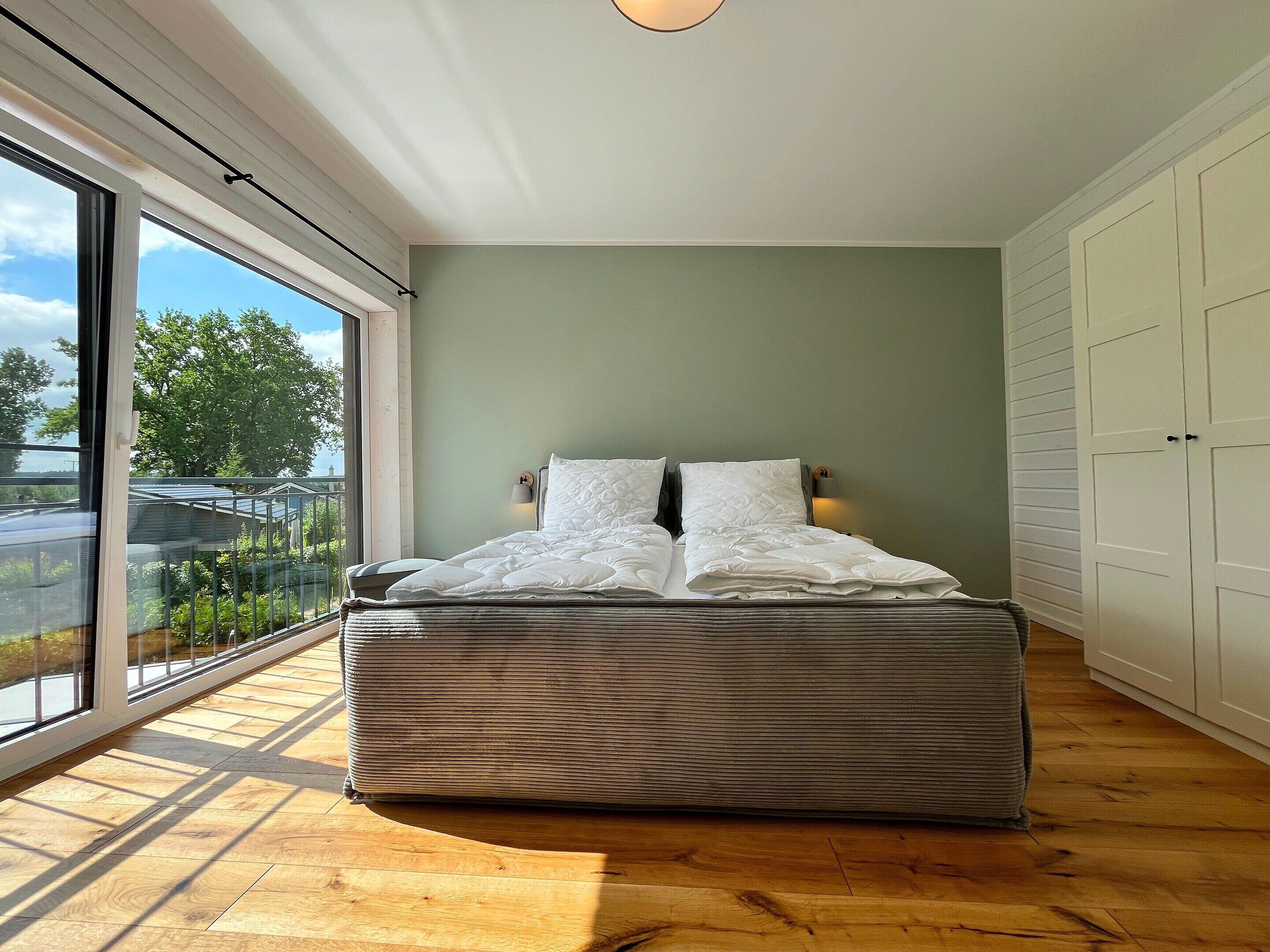 4 bedrooms, iron/ironing board, individually furnished