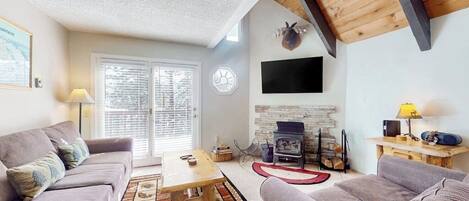 TV, fireplace