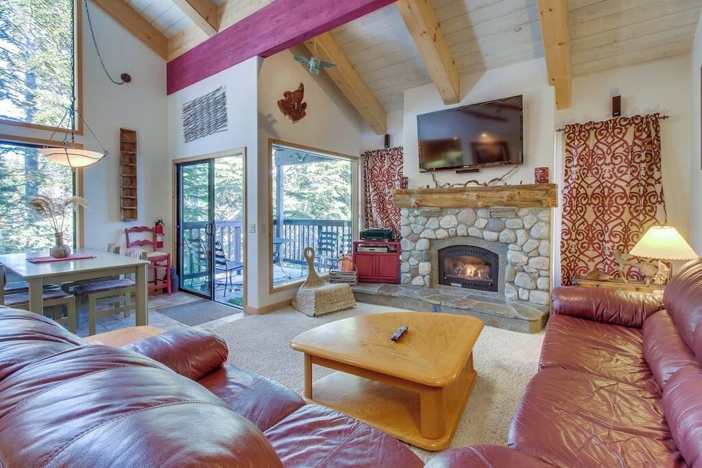 TV, fireplace, DVD player