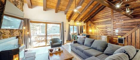 Fernseher, Kamin