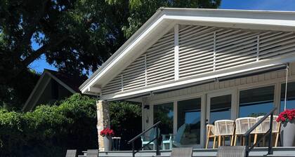 Docktails and Daydreams lake LBJ retreat sleeps 13