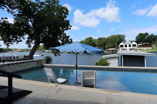 Docktails and Daydreams lake LBJ retreat sleeps 13