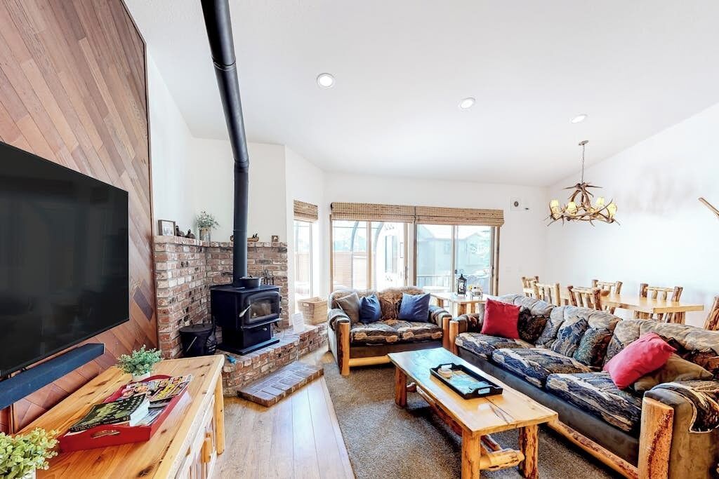 TV, fireplace, DVD player